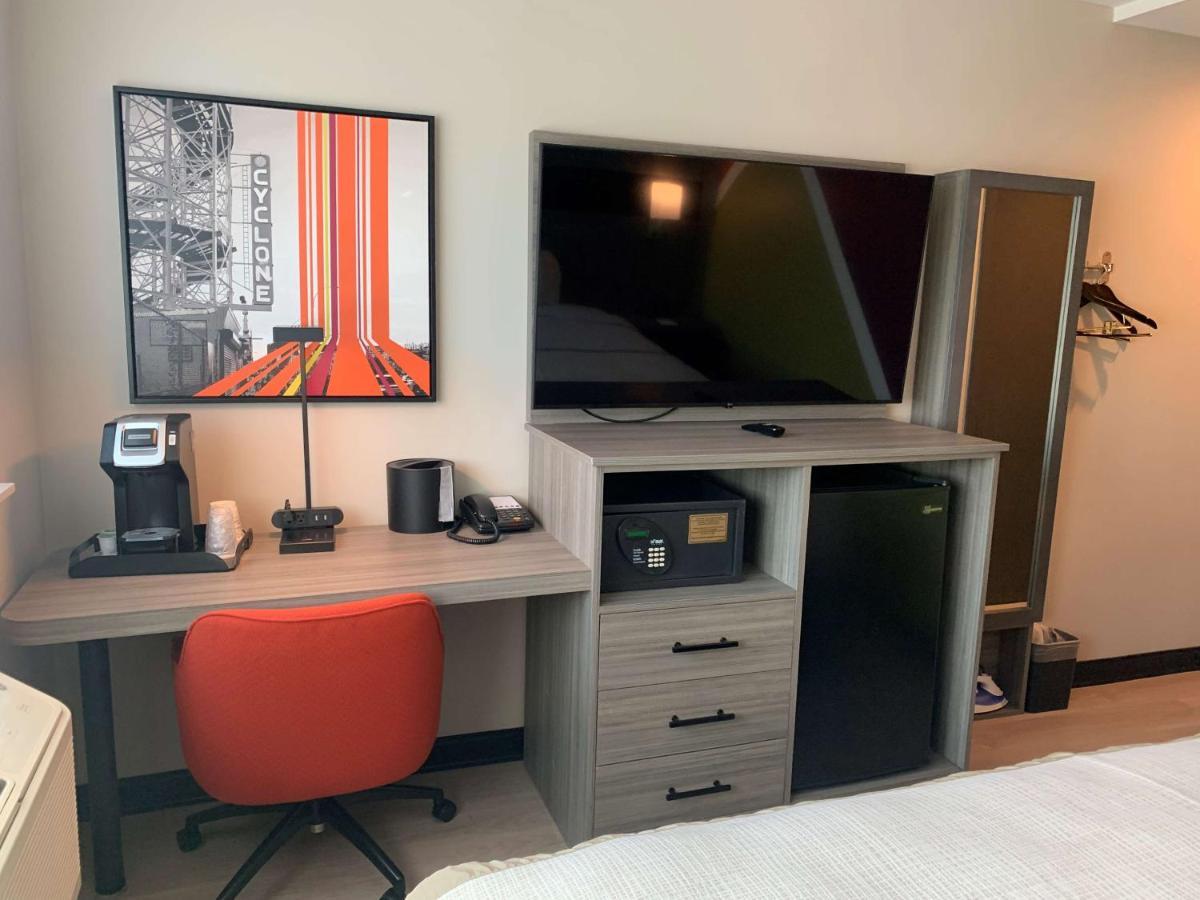 Best Western Plus Brooklyn-Prospect Park Нью-Йорк Екстер'єр фото